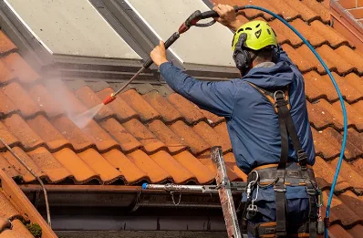 Démoussage et hydrofuge de toiture à Claix